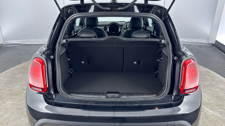 MINI Hatchback 1.5 Cooper Exclusive 3dr Auto Petrol Hatchback